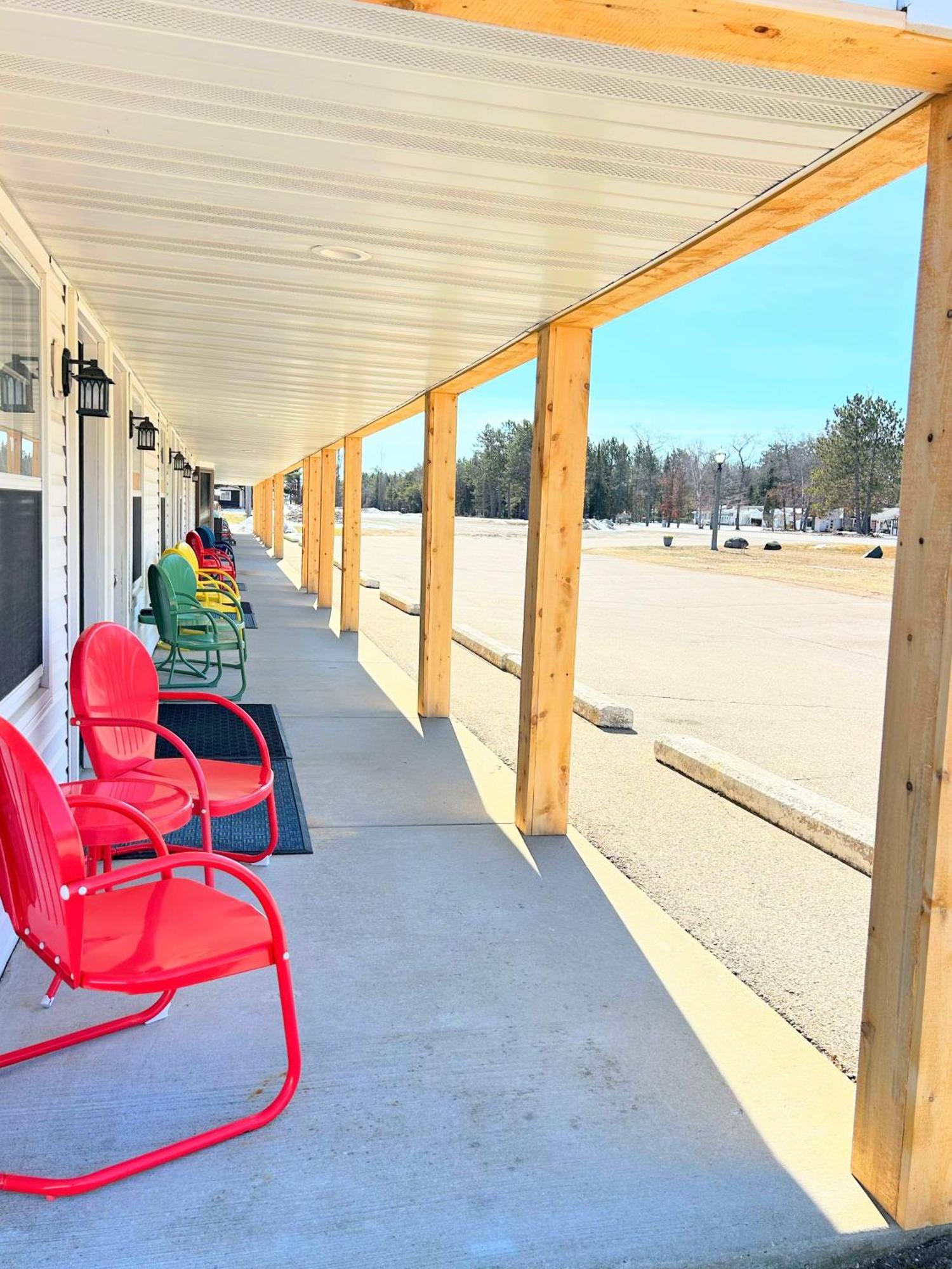 Hillcrest Motel Rapid River Exterior photo